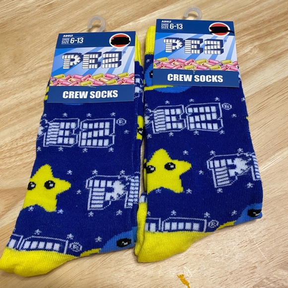 4 for $20​ NOVELTY SOCKS BUNDLE - Picture 7 of 8